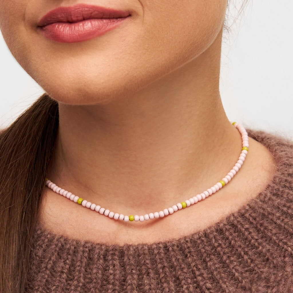 LULU Copenhagen Color Ball Halskæde Necklaces Silke Light Pink/ Lime
