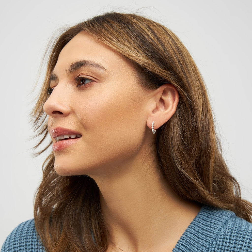 LULU Copenhagen Color Ball Hoops Small par Hoops Silver Plated