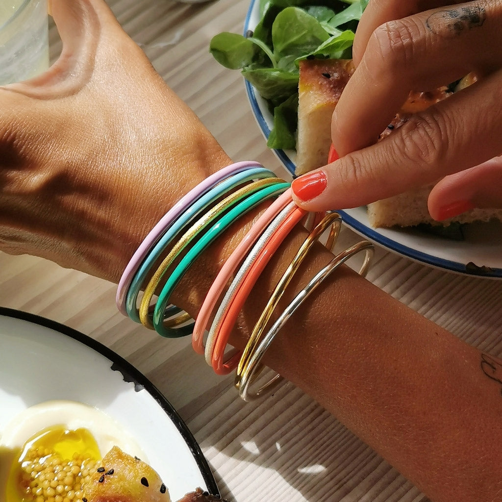 LULU Copenhagen Color Bangle børstet Bracelets Forgyldt