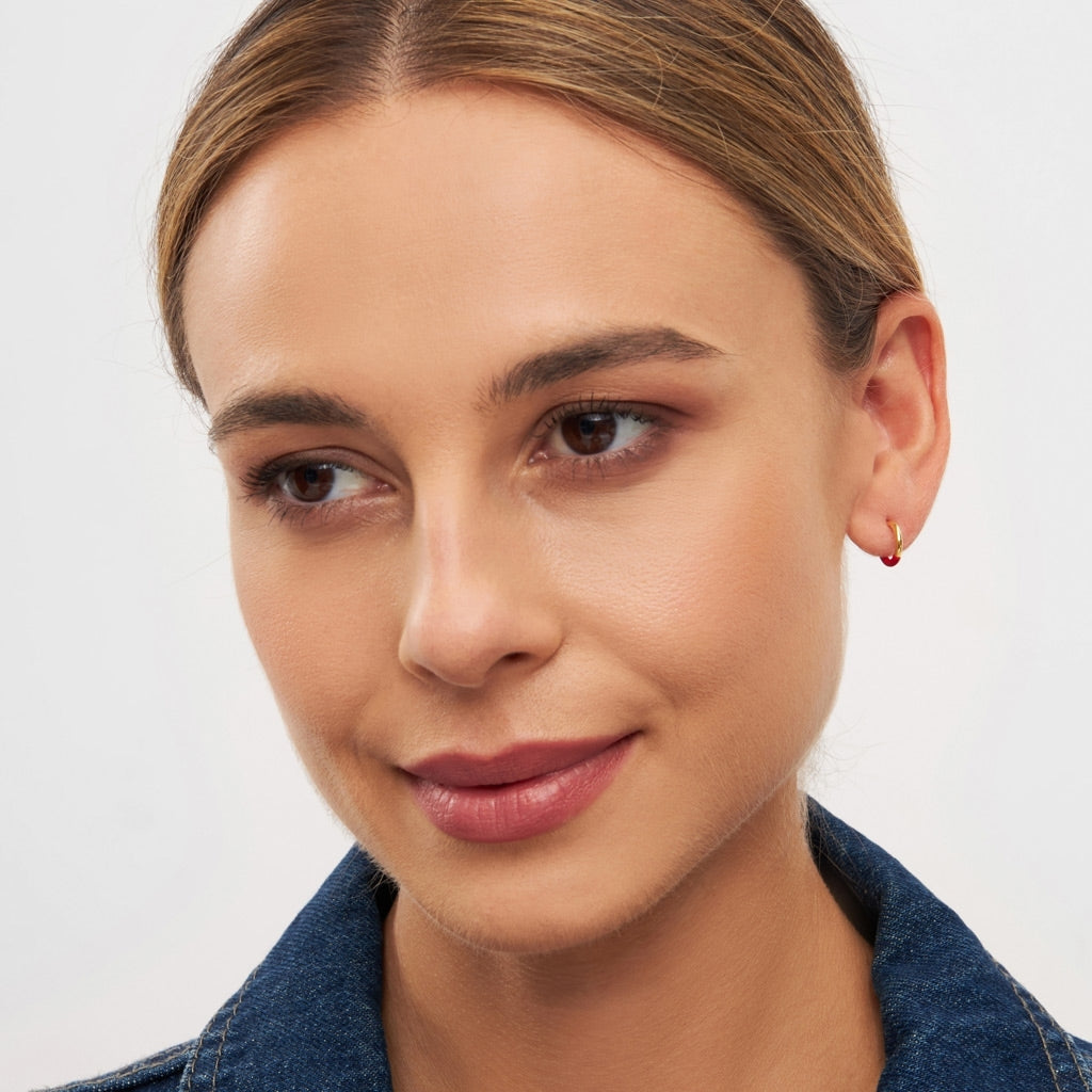 LULU Copenhagen Color Hoop Half Dip 1 stk forgyldt Hoops Passion Red