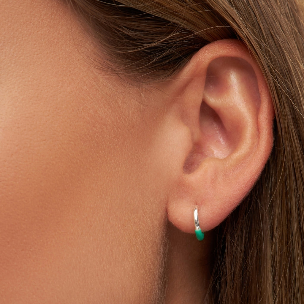 LULU Copenhagen Color Hoop Half Dip 1 stk forsølvet Hoops Lysegrøn