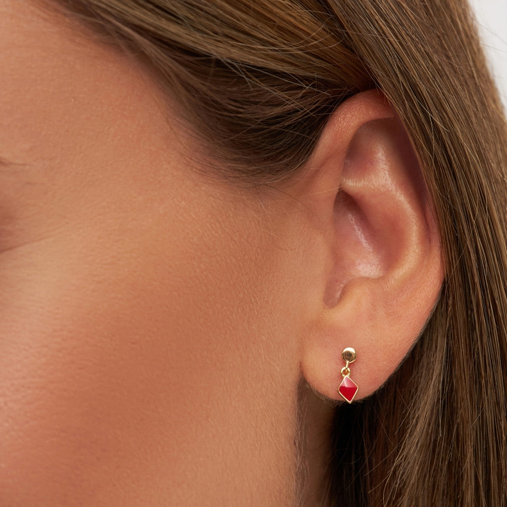 LULU Copenhagen Confetti Dangling ørering 1 stk forgyldt Ear stud, 1 pcs Passion Red