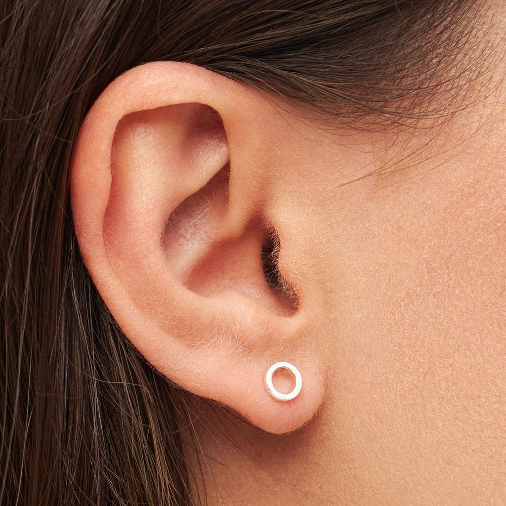 LULU Copenhagen Family Round Øreringe par børstet Earrings, pairs Sølv