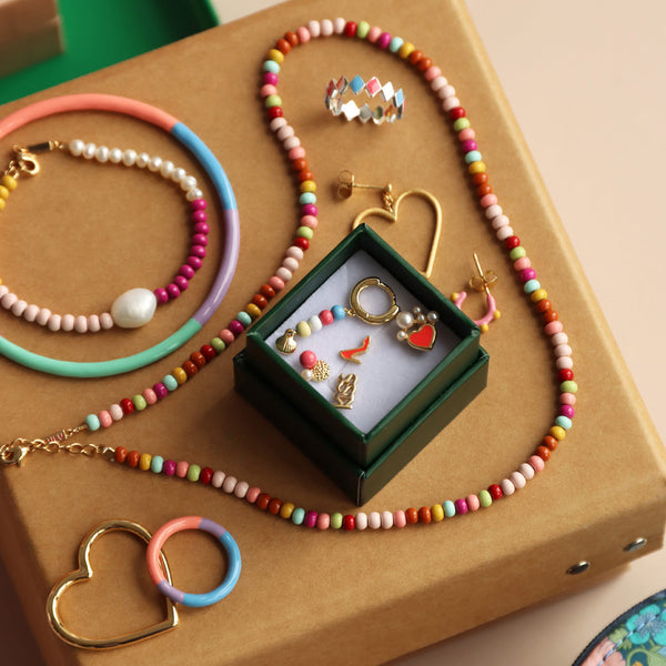 Øreringe og halskæder