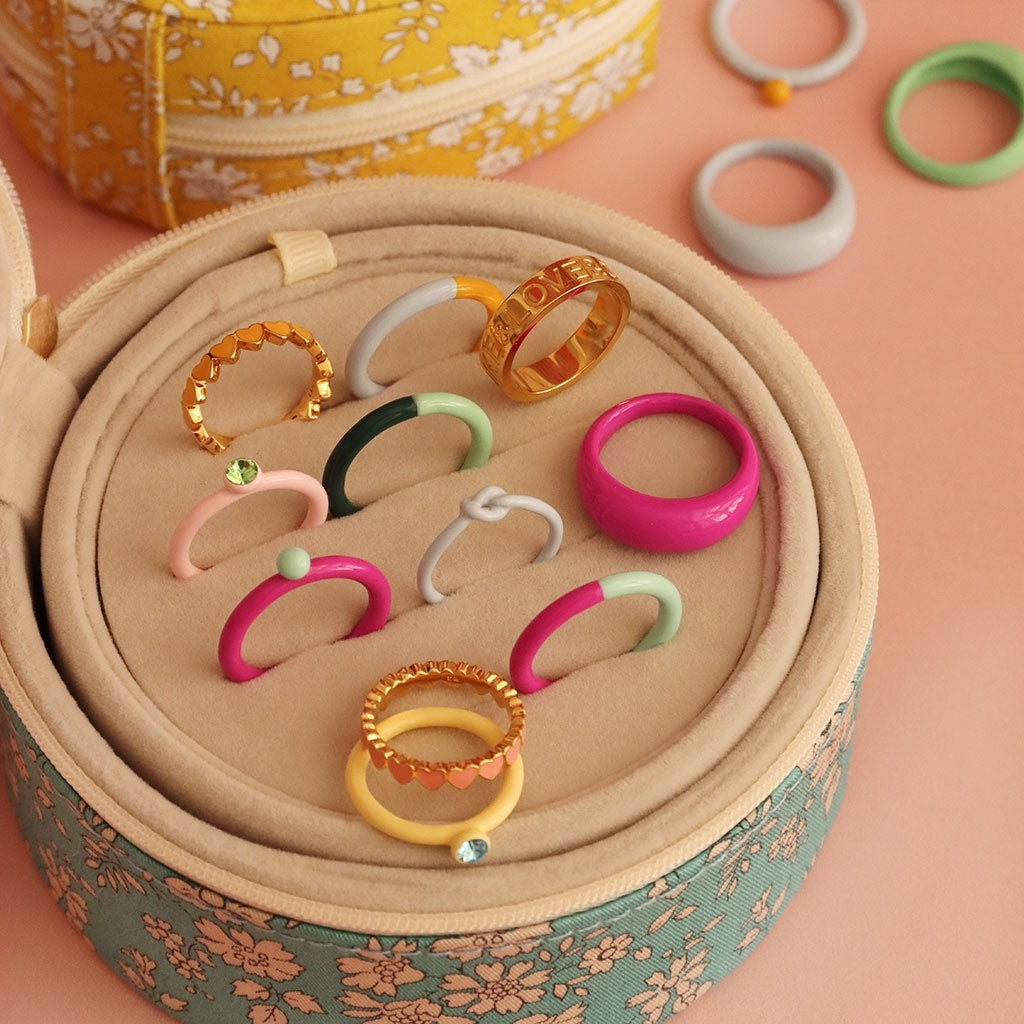 LULU Copenhagen Love & Cake Ring Rings Forgyldt