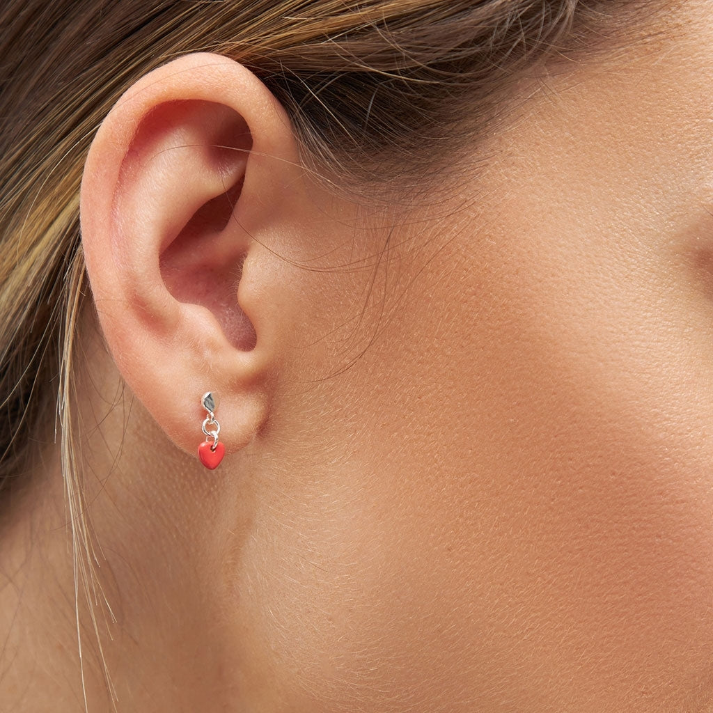 LULU Copenhagen Love U Dangling ørering 1 stk Ear stud, 1 pcs Rød