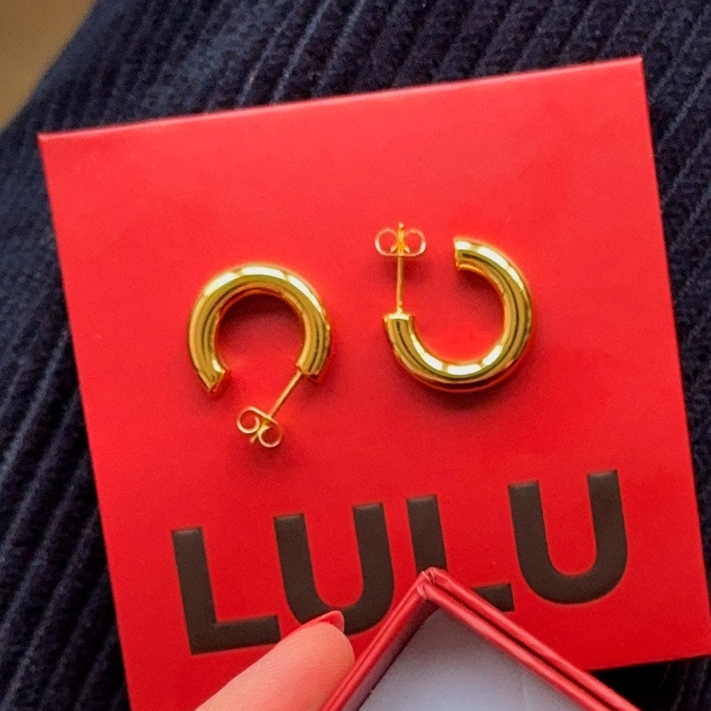 LULU Copenhagen Non Hoops Chunky Small par poleret Hoops Forgyldt