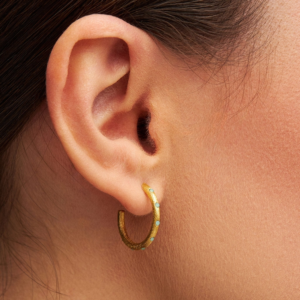 LULU Copenhagen OMG Hoops Medium par forgyldt Hoops Lysegrøn