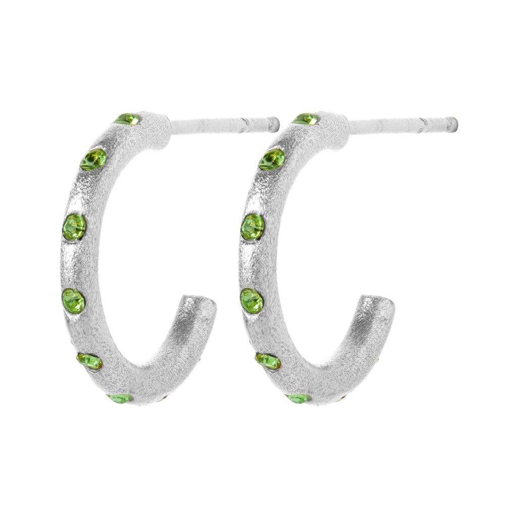 LULU Copenhagen OMG Hoops Small par forsølvet Hoops Crystal Green