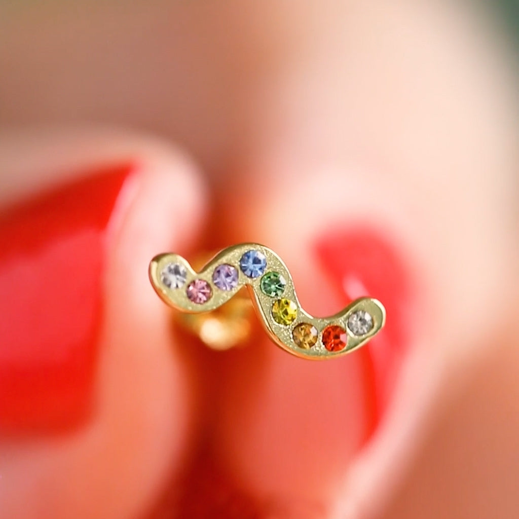 LULU Copenhagen Snaky ørering 1 stk forgyldt Ear stud, 1 pcs Rainbow