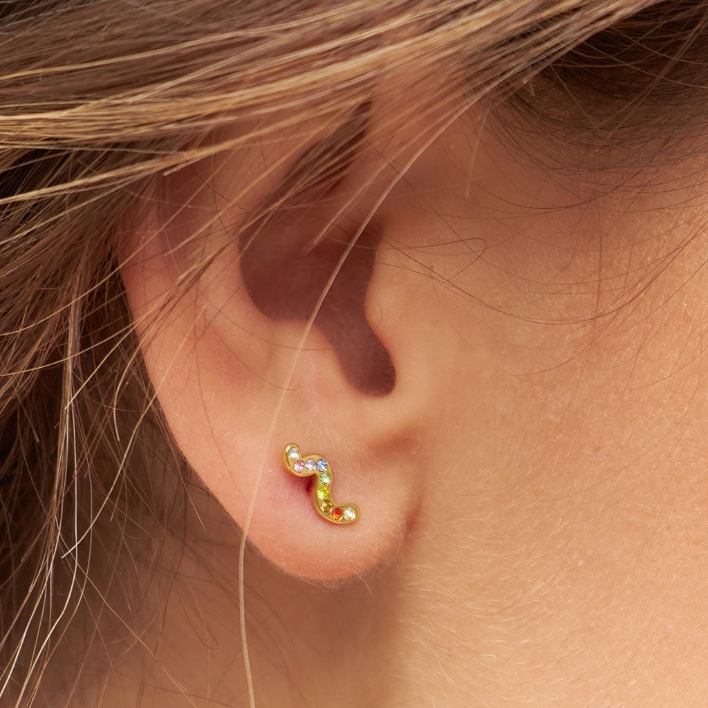 LULU Copenhagen Snaky ørering 1 stk forgyldt Ear stud, 1 pcs Rainbow
