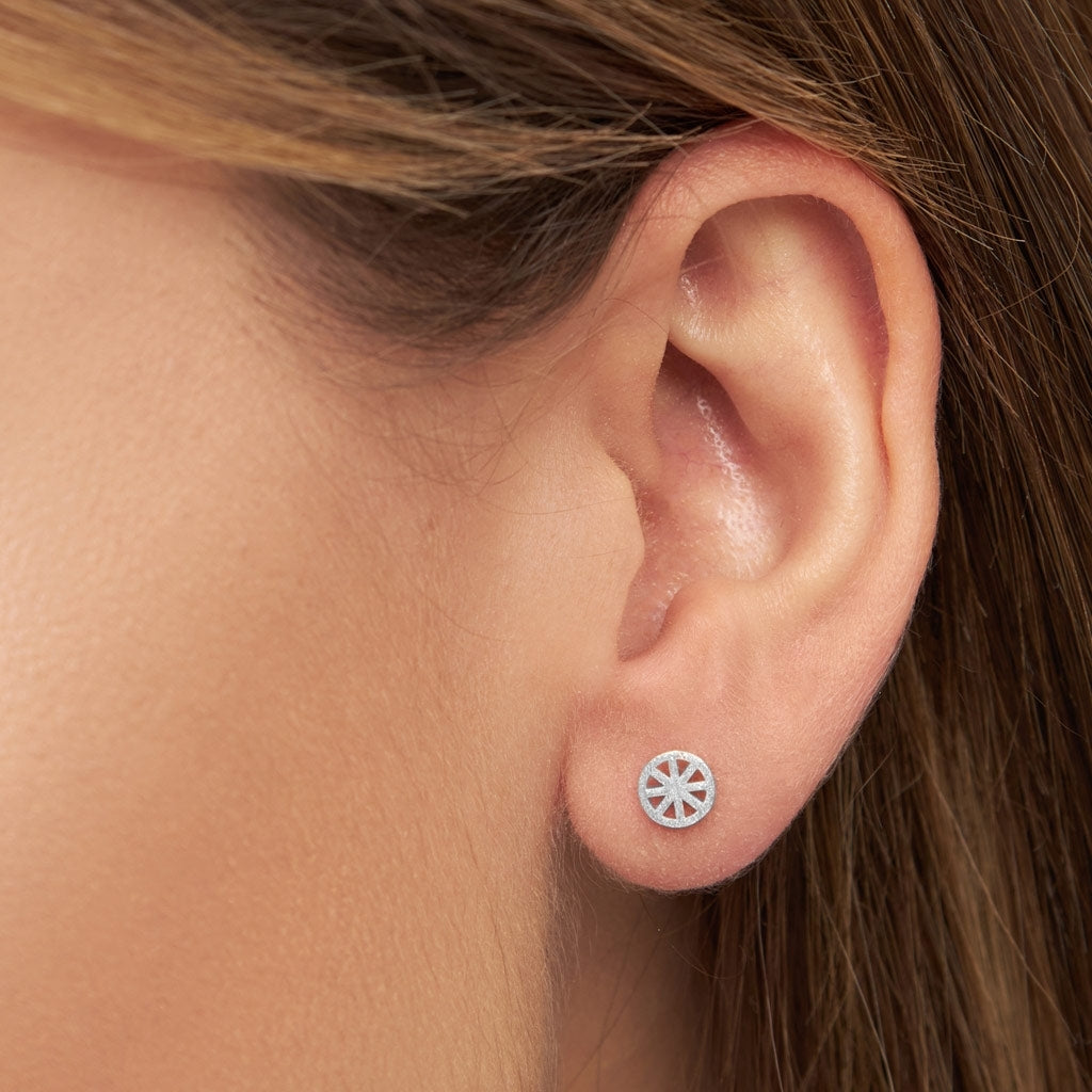LULU Copenhagen Spinning Wheel ørering 1 stk Ear stud, 1 pcs Sølv