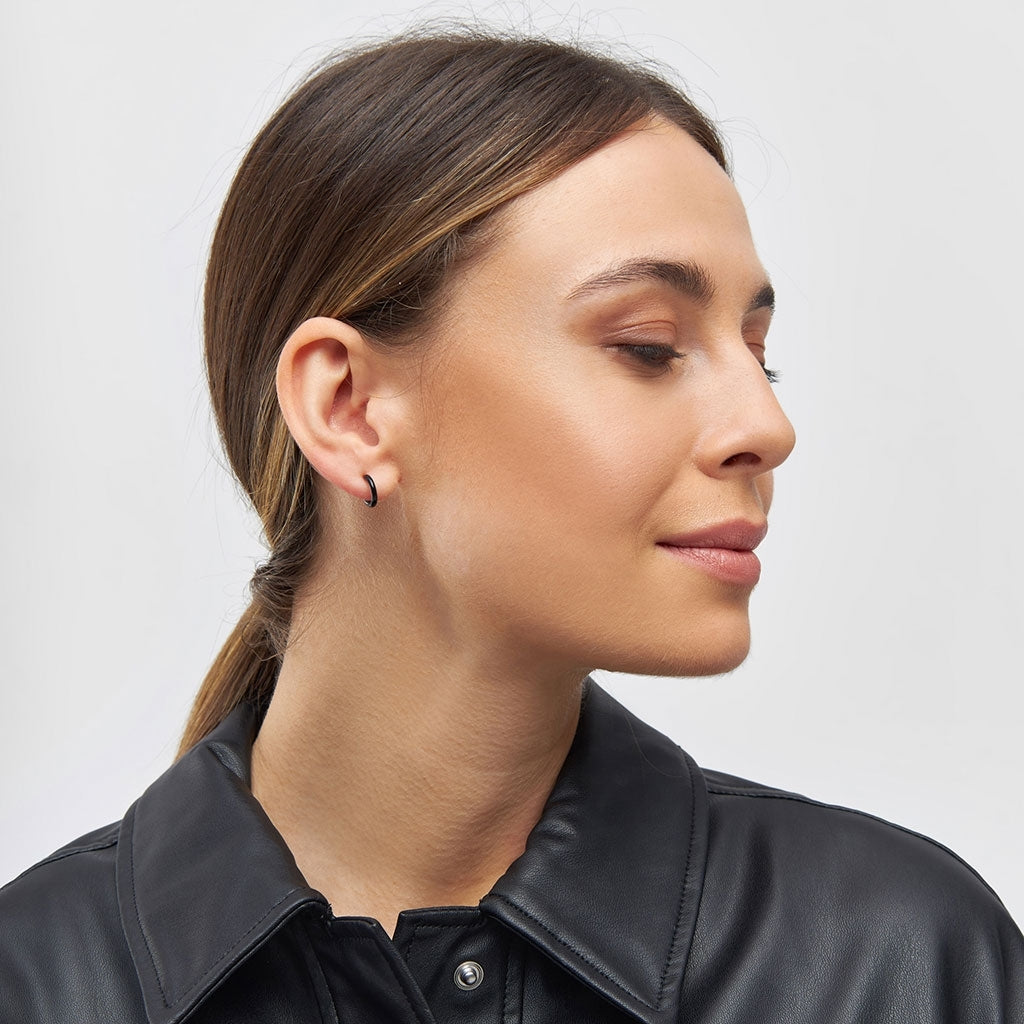 LULU Copenhagen Color Hoop 1 stk Hoops Sort