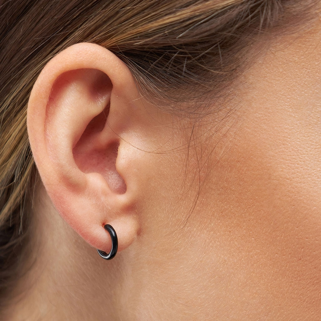 LULU Copenhagen Color Hoop 1 stk Hoops Sort