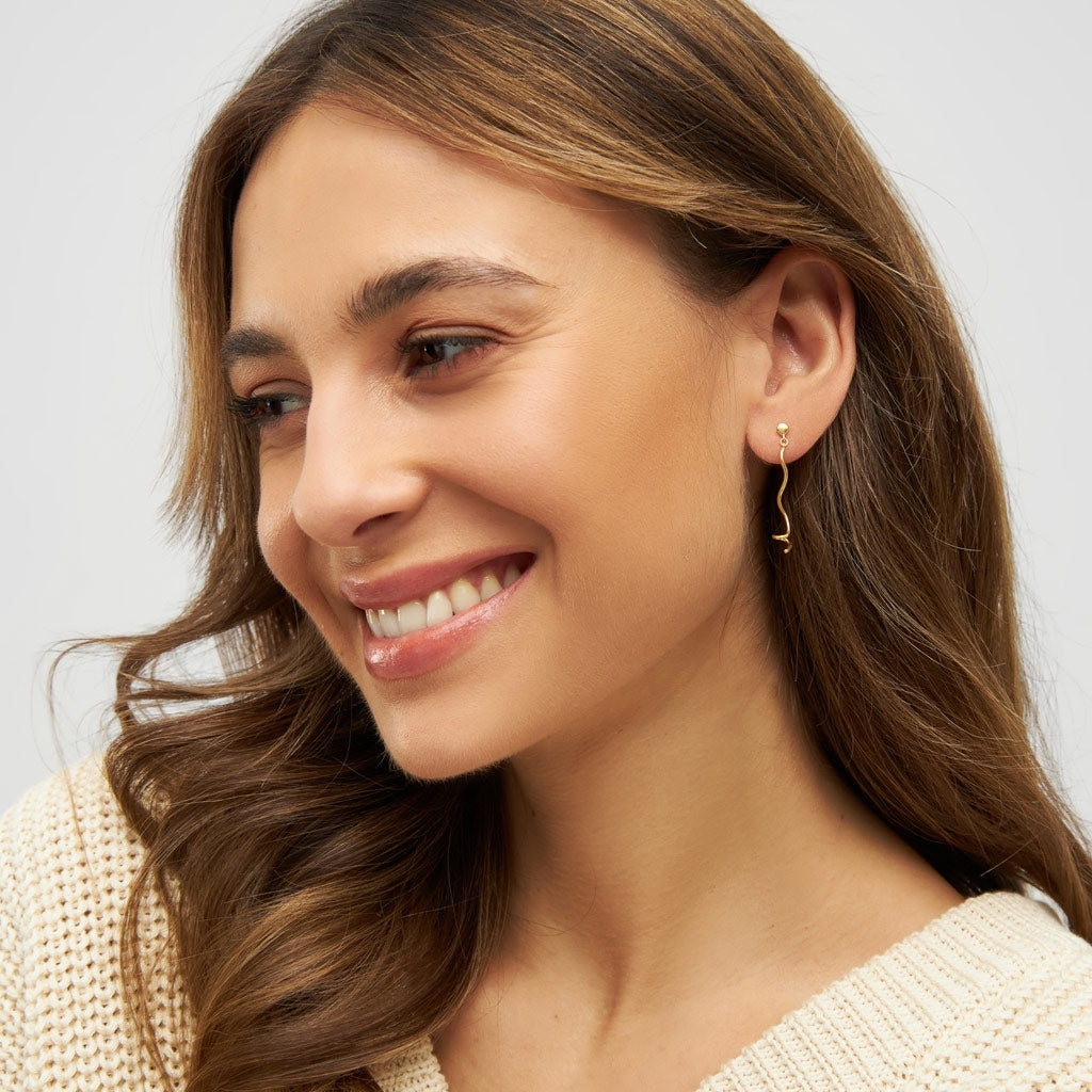 LULU Copenhagen Topping Short Swirl ørering 1 stk Ear stud, 1 pcs Forgyldt