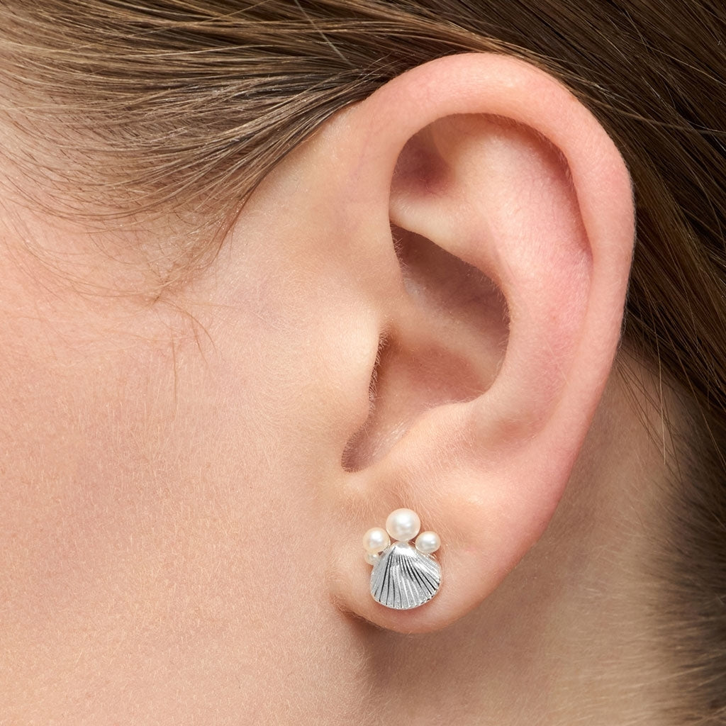 LULU Copenhagen Bouquet Shell & Pearls ørering 1 stk. Ear stud, 1 pcs Silver Plated