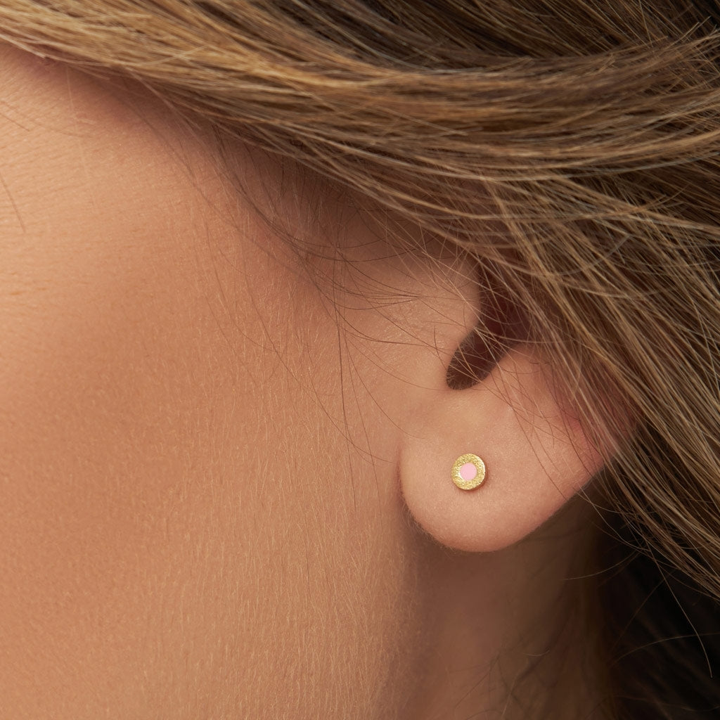 LULU Copenhagen Circle Small ørering 1 stk forgyldt Ear stud, 1 pcs Pink