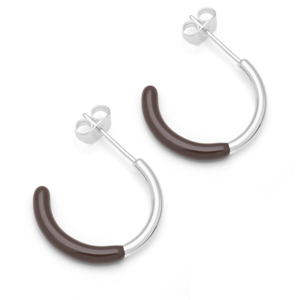 LULU Copenhagen Color Hoop half Dip Medium par - Forsølvet Hoops Cocoa Powder