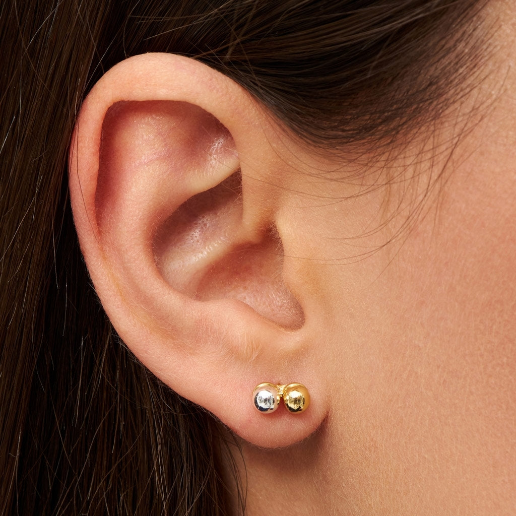 LULU Copenhagen Double Color Ball ørering 1 stk Ear stud, 1 pcs Gold-Silver