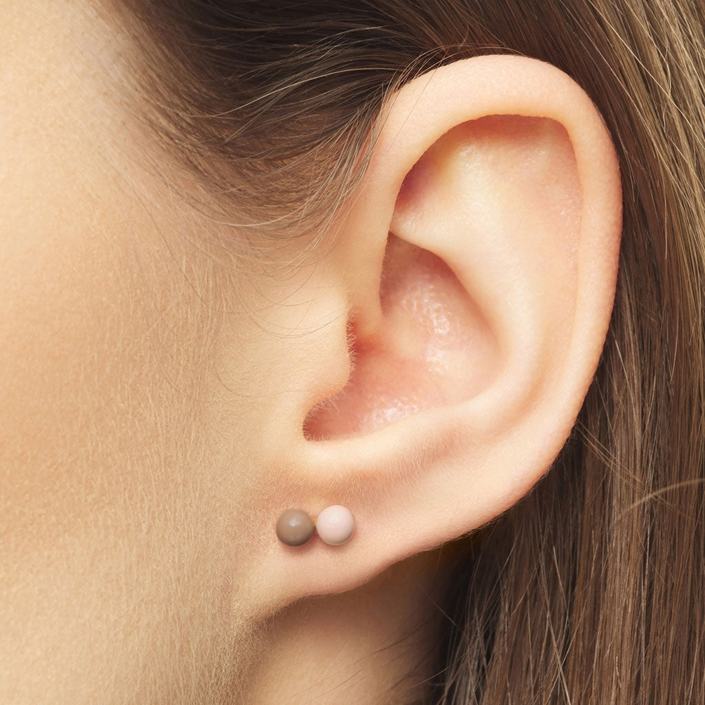 LULU Copenhagen Double Color Ball ørering 1 stk Ear stud, 1 pcs Mocha Mousse/Dusty Peach