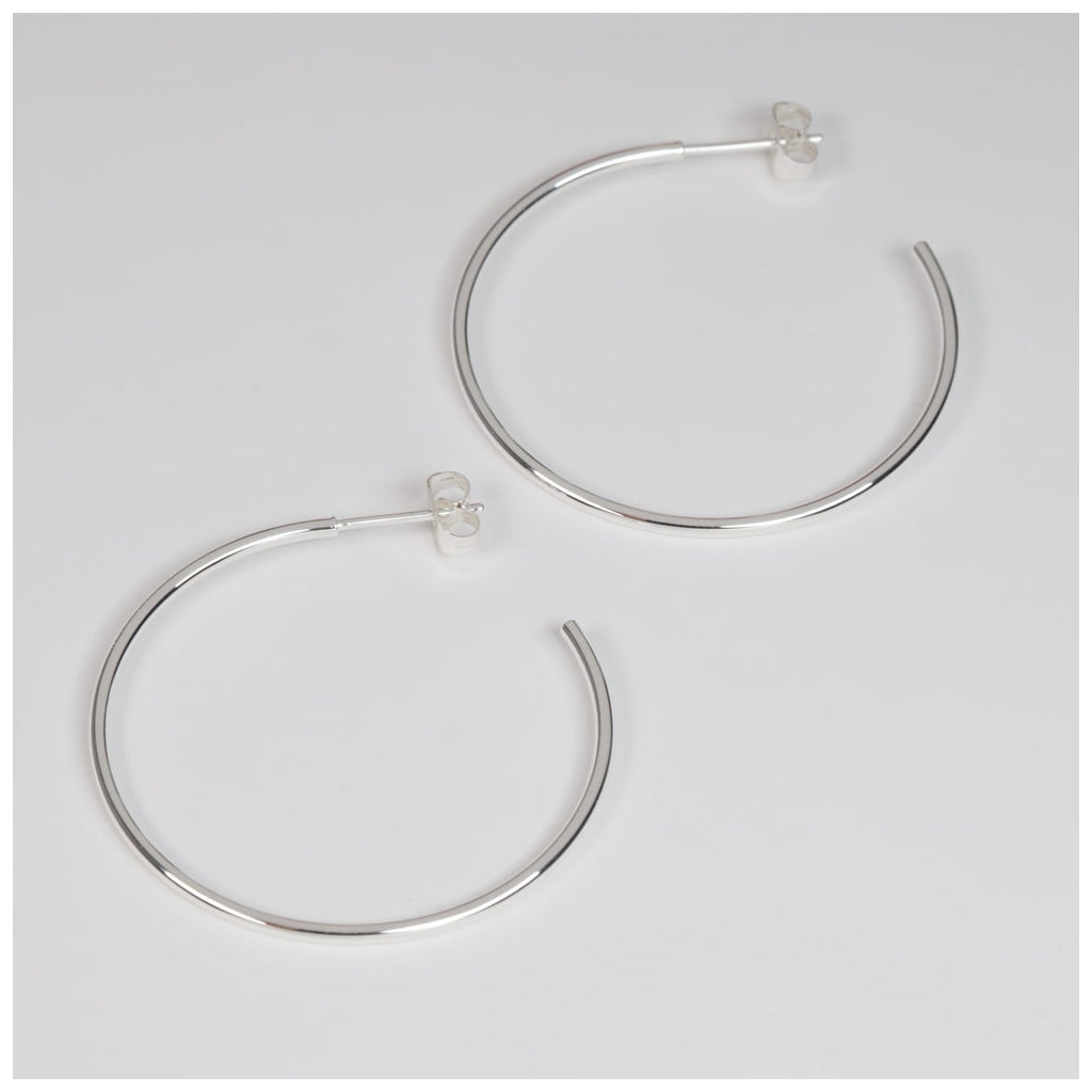 LULU Copenhagen Non Hoops Large par poleret Hoops Silver Plated