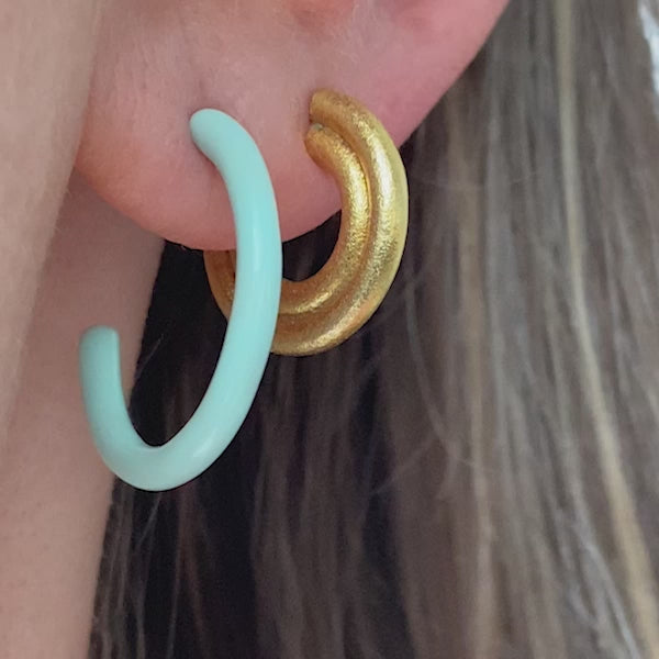 LULU Copenhagen Color Hoops Medium par Hoops Lyserød - Video preview
