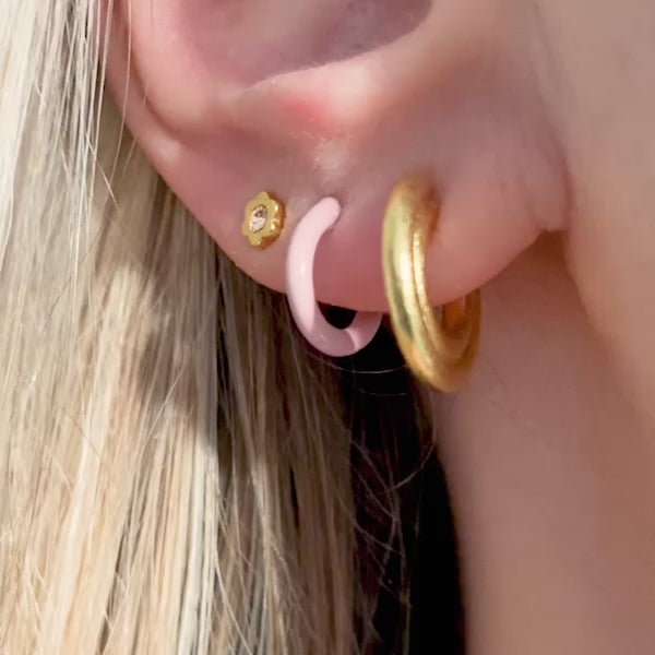 LULU Copenhagen Color Hoop Half Dip 1 stk forgyldt Hoops Lysegrøn - Video preview